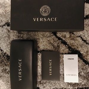 BLACK GLAM MEDUSA SUNGLASSES